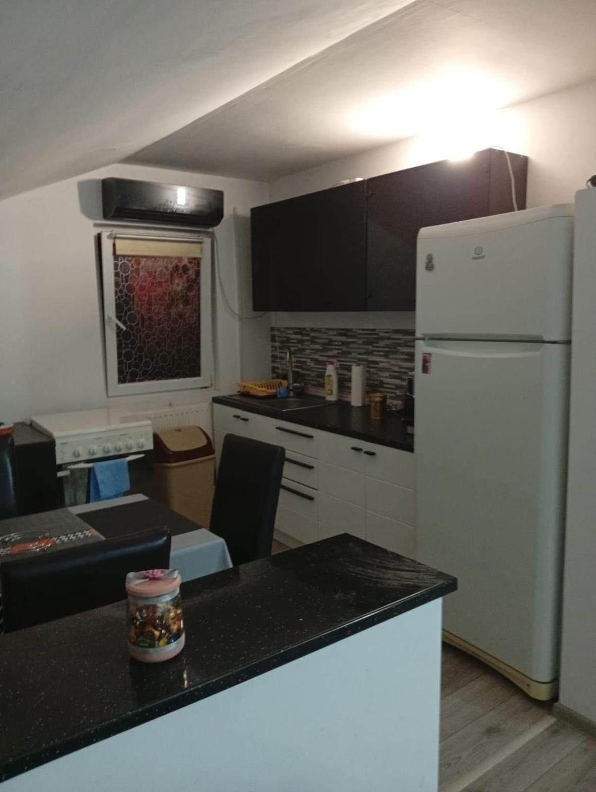 Apartament Cu Terasa La Casa Valentin *