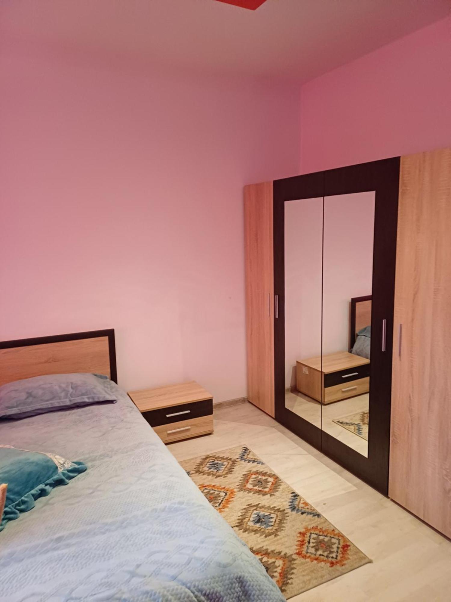 Cu Terasa La Casa Valentin Appartamento