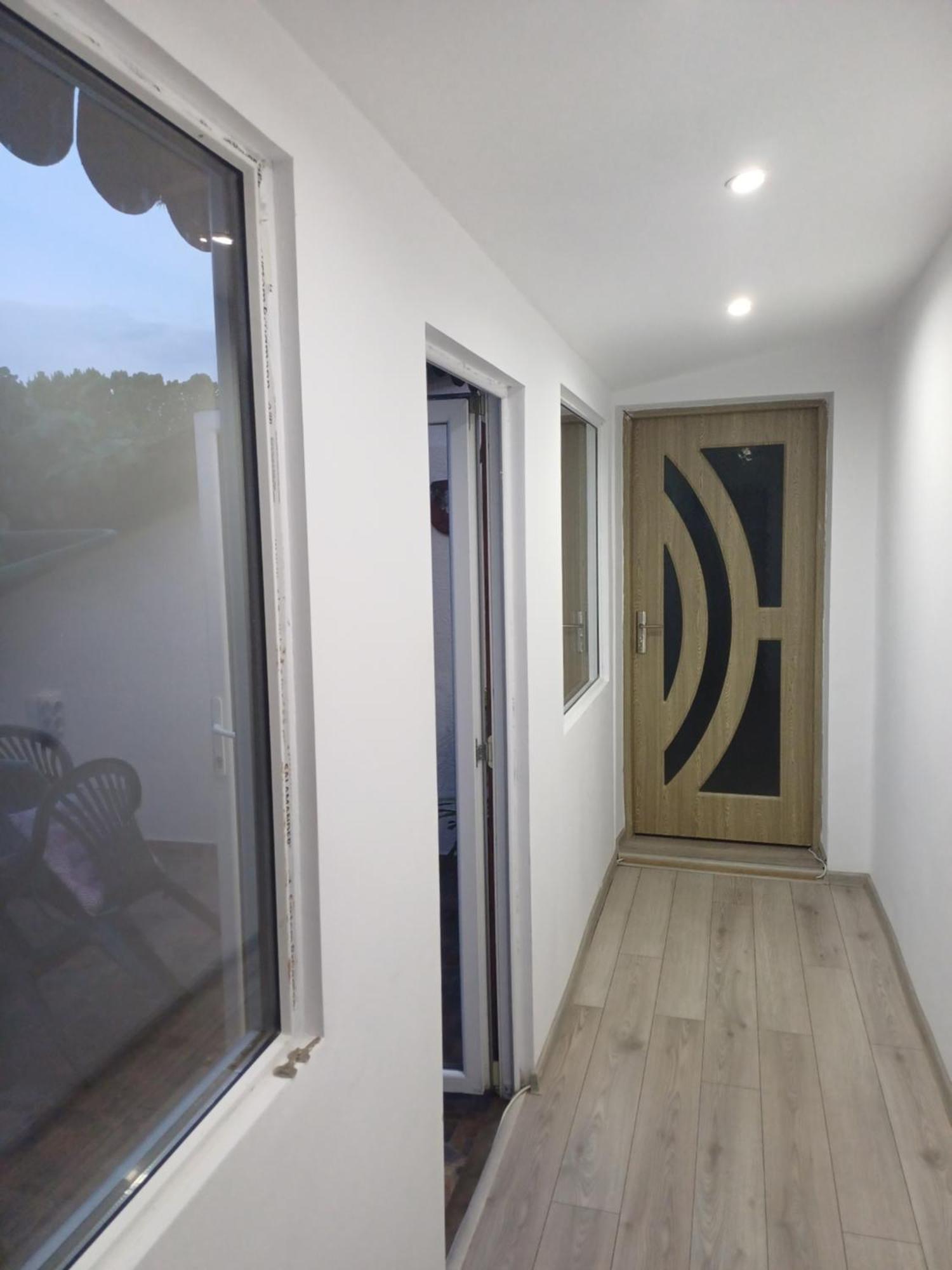 Appartamento Cu Terasa La Casa Valentin *
